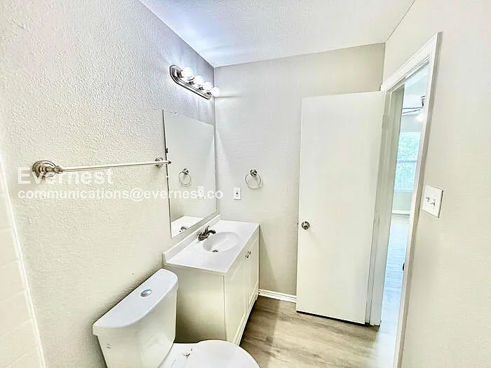 130 Creek Cove Dr — Photo 8