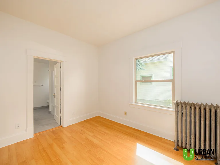 724 E Ermina Ave — Photo 4