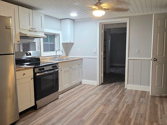 3rd image of 8003 Hillman Ave