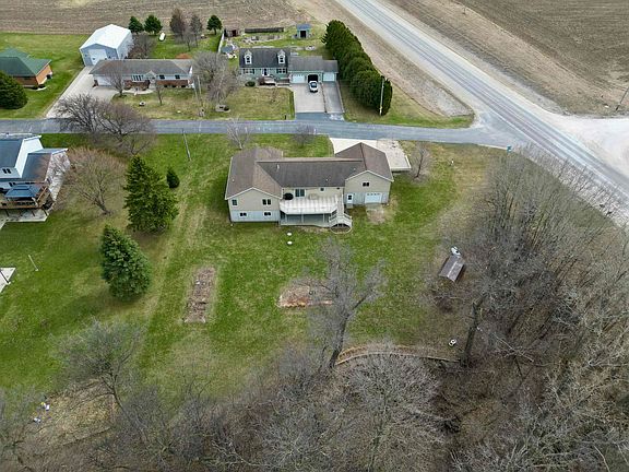 4th image of 1634 Hickory Hill Rd