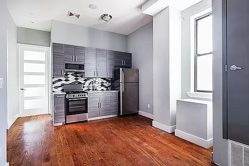 1503 Gates Ave #1F Photo 1