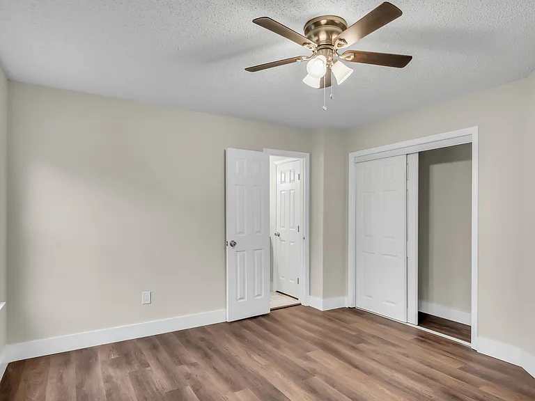 213 Rebecca Pines Dr — Photo 11