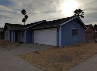 793 W Nevada Cir, Tulare, CA 93274