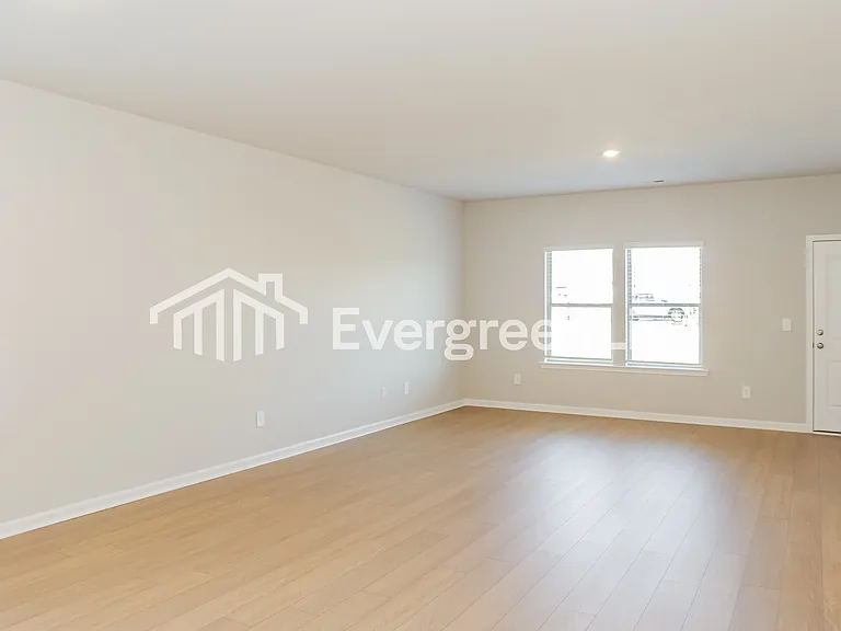 17727 Denham Cir — Photo 2