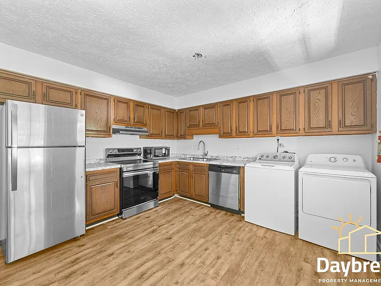 10913 Queen Ann Ct — Photo 15