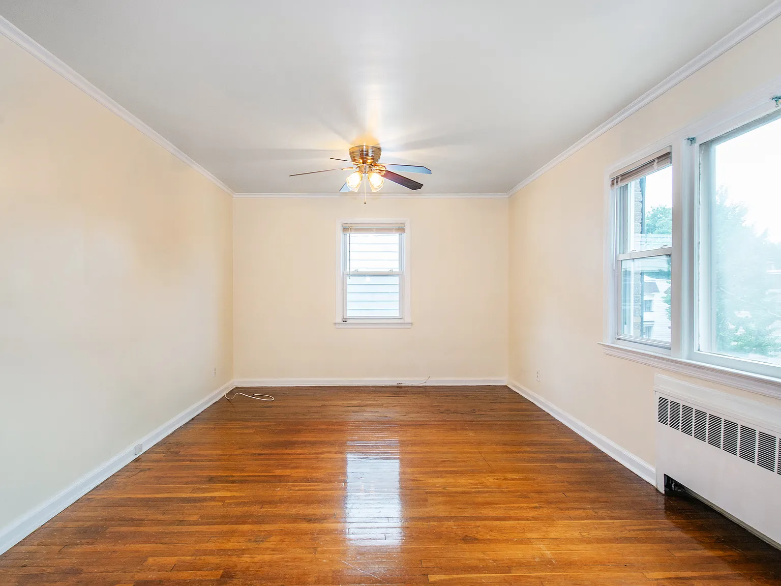 3 bed, 1200 sqft, $2,400 — Photo 4