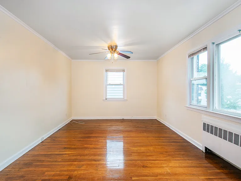 56 McKay Ave — Photo 4
