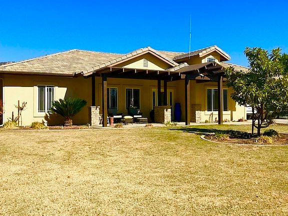 3rd image of 49554 Paiute Ct