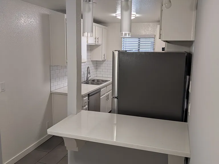 7014 Lanewood Ave #6 — Photo 4