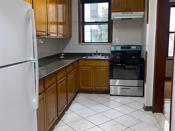 2nd image of 1038 Ocean Ave APT B21