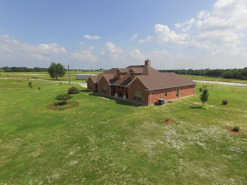 1st image of 260 3rd Oaks