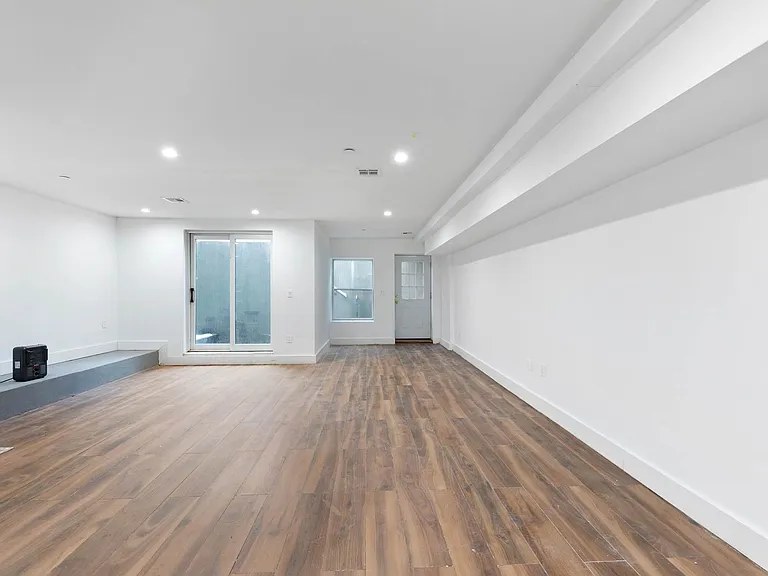 157 Lexington Ave #1 — Photo 22