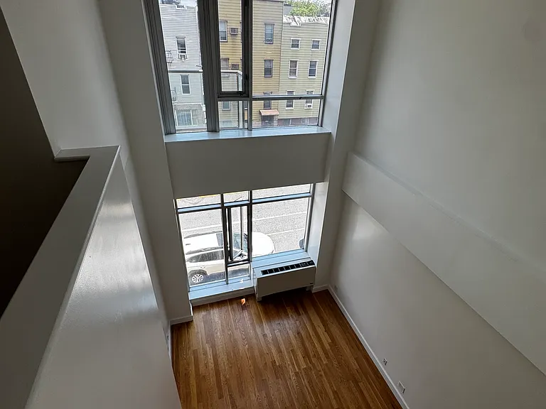 65 Ainslie St #202 — Photo 3