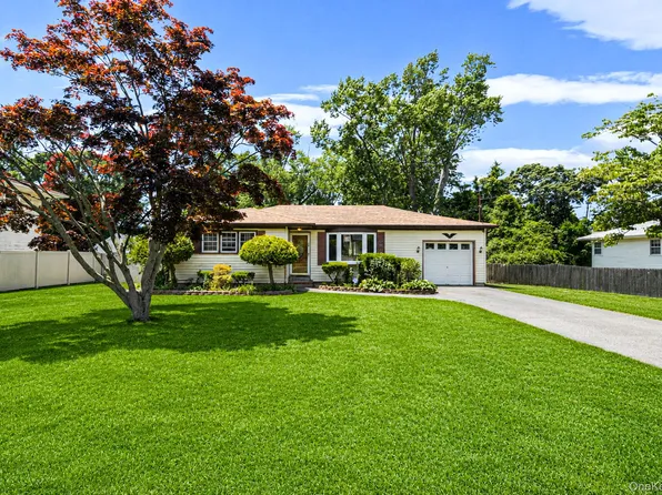 190 Bay Avenue, Patchogue, NY 11772
