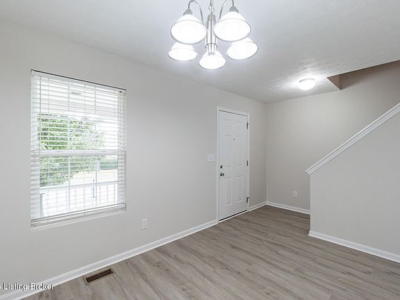 3rd image of 3024 Mary Crest Dr