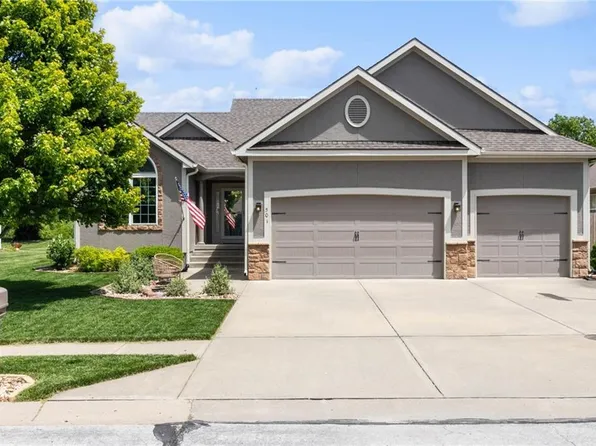 501 Briar Ln, Kearney, MO 64060
