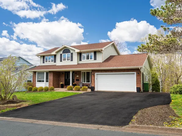142 Ridgevale Dr, Halifax, NS B4A 3S5