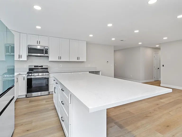 1460 Heidi Cir — Photo 11
