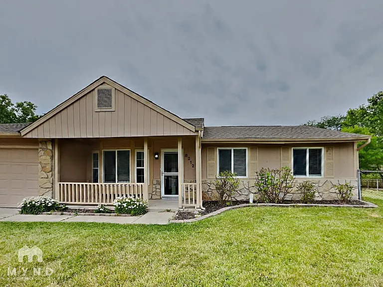 8212 Autumn Mill Ln — Photo 2