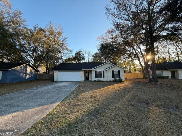 104 Laurel Ln, Kingsland, GA 31548