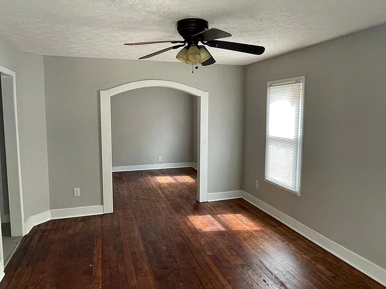 1328 Short St — Photo 10