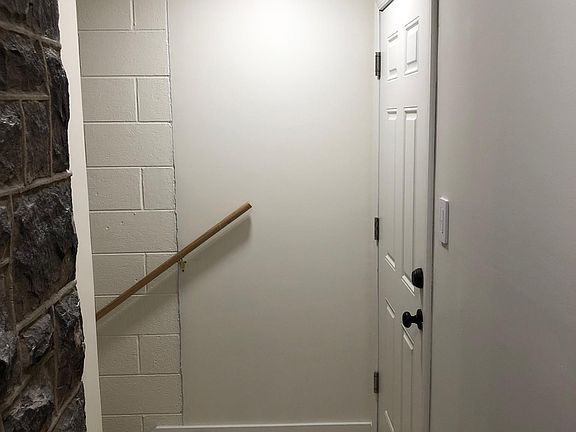 Entry with automatic lights