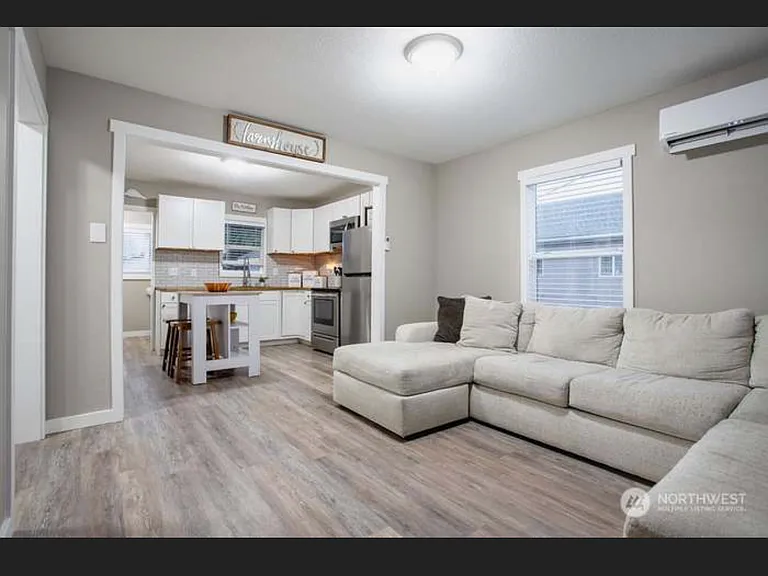 1108 S 5th Ave — Photo 13