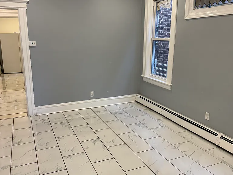 284 Ege Ave #2 — Photo 8