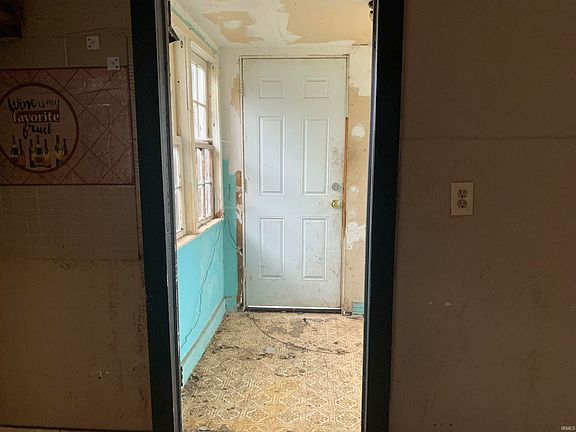 5th image of 1327 Spear St