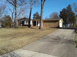 246 Ries Rd, Ballwin, MO 63021