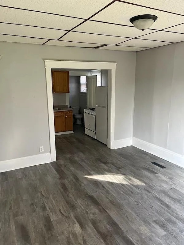 1 bed, $900 — Photo 2