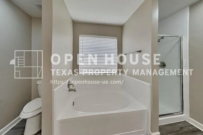 21884 Whispering Forest Dr — Photo 9