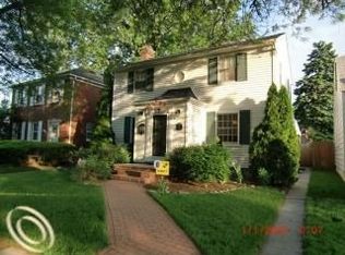 1781 Chestnut St, Wyandotte, MI 48192