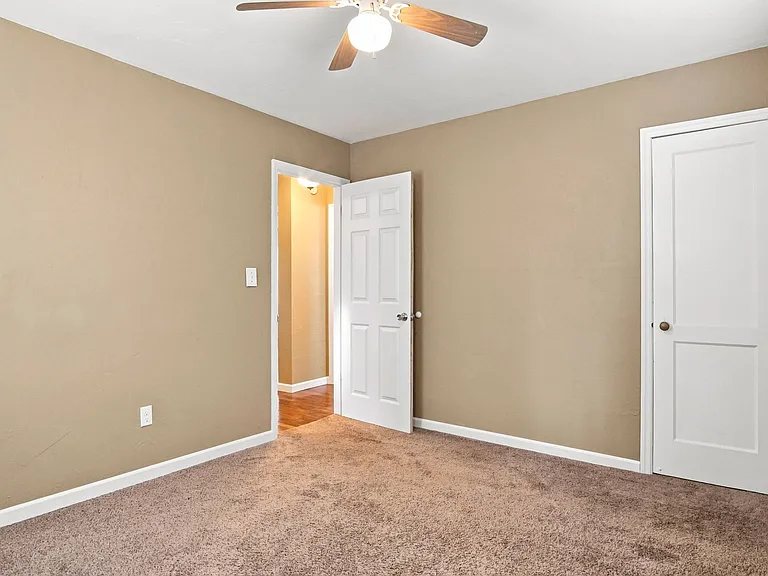 4705 S Hudson Ave — Photo 15