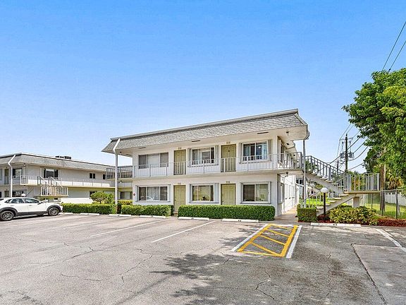 4th image of 3280 Cynthia Lane #214
