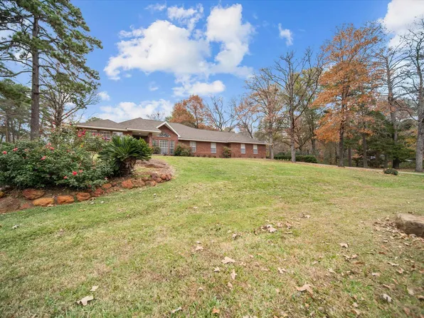 305 Dove Ridge St, Palestine, TX 75801