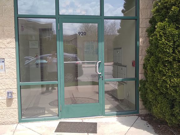 3rd image of 920 Marquette Ave Unit 306