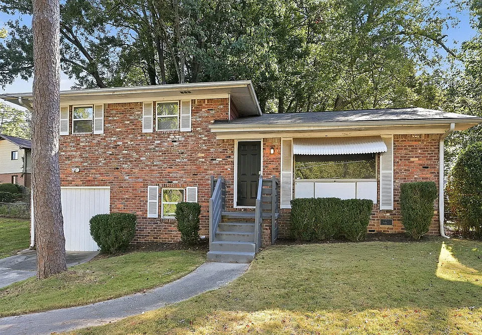 2230 Kilarney Rd