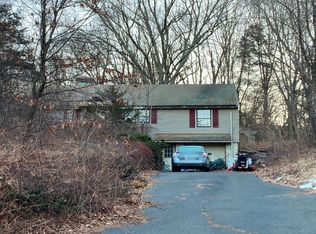 1538 Manchester Rd, Glastonbury, CT 06033