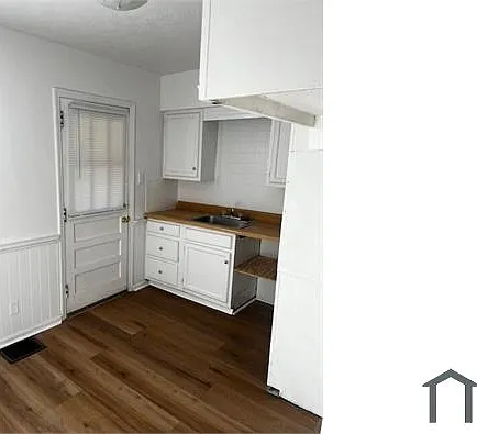 328 E Maplewood Ave — Photo 2