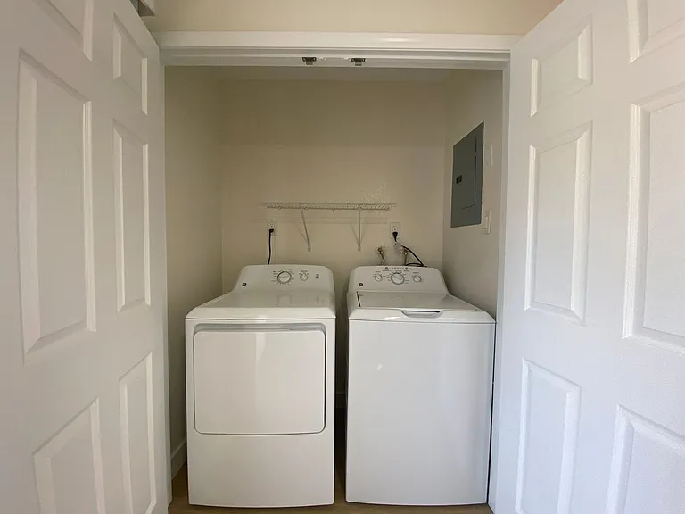 Breakwater Townhomes — Photo 14