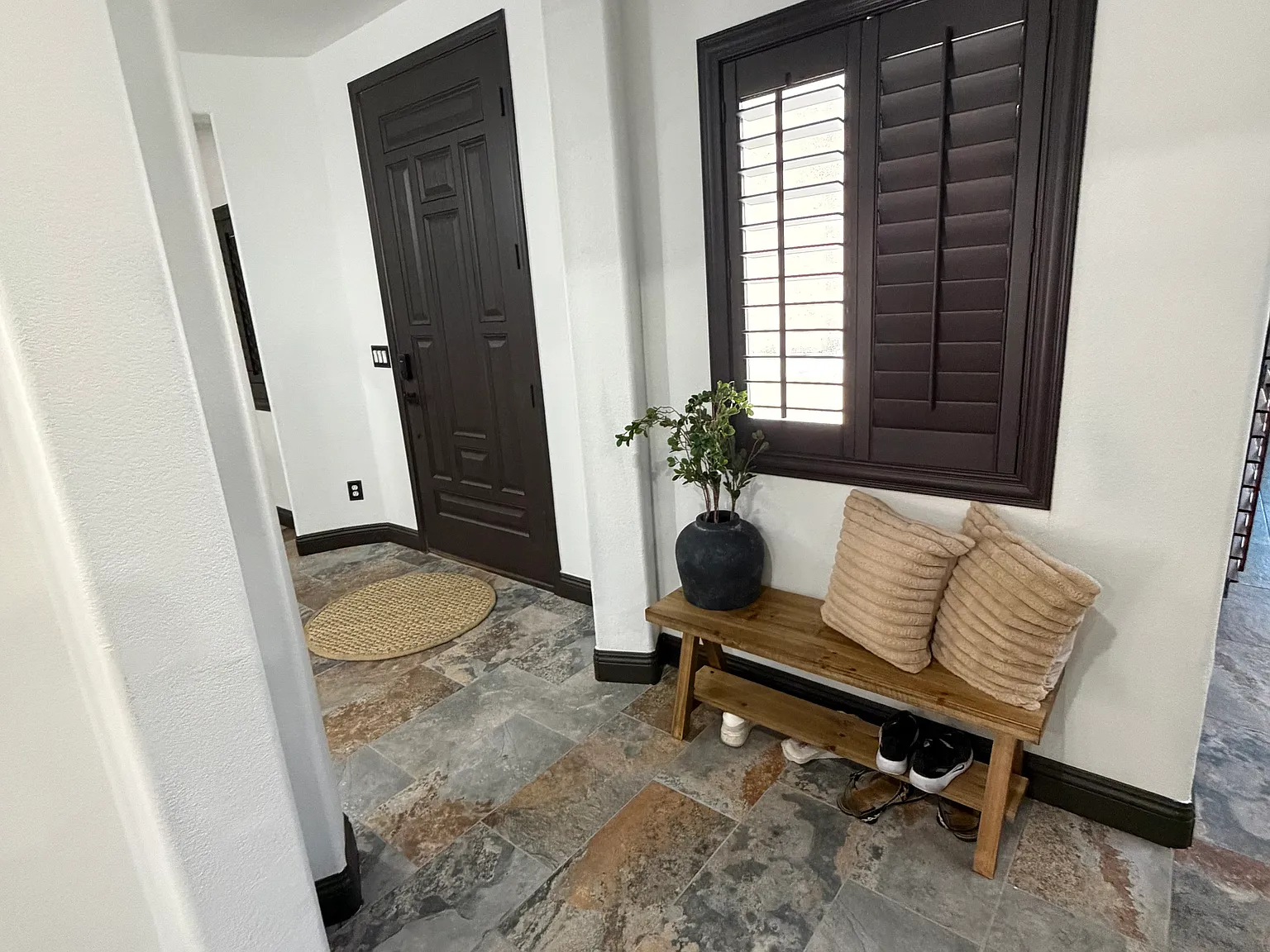 5 bed, 2769 sqft, $3,080 — Photo 3
