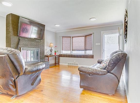 4th image of 10632 E Grantview Dr
