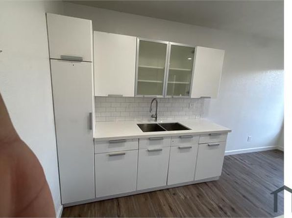 3825 Van Dyke Ave APT 5