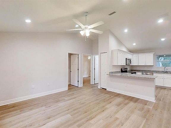 4th image of 20651 SW Marine Blvd