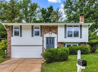 275 Village Meadow Dr, Ballwin, MO