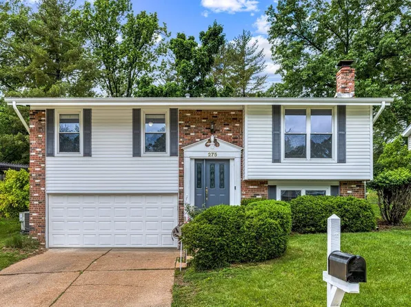 275 Village Meadow Dr, Ballwin, MO 63021
