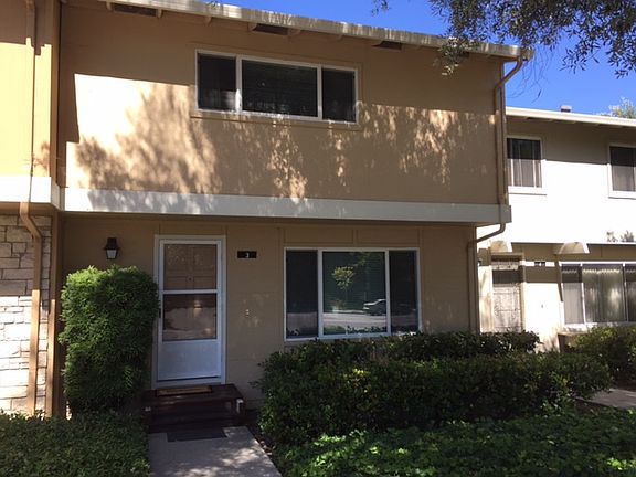 2nd image of 3 Comstock Queen Ct