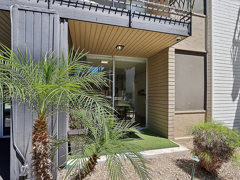 26-web-or-mls-N 7th Ave-S0905-024