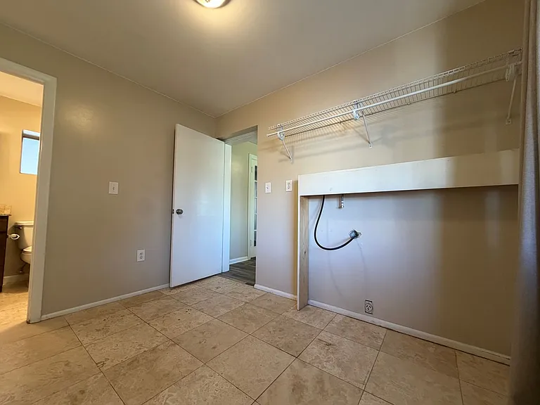 337 W 200 N — Photo 15